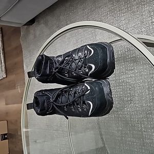 CA805 Hiker Ugg winter boots!